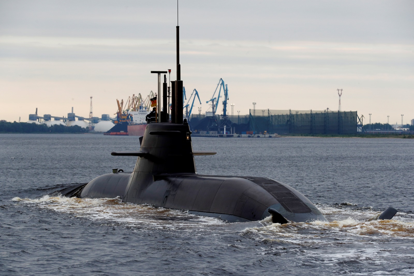 all-u-s-navy-submarines-are-nuclear-powered-but-that-could-change